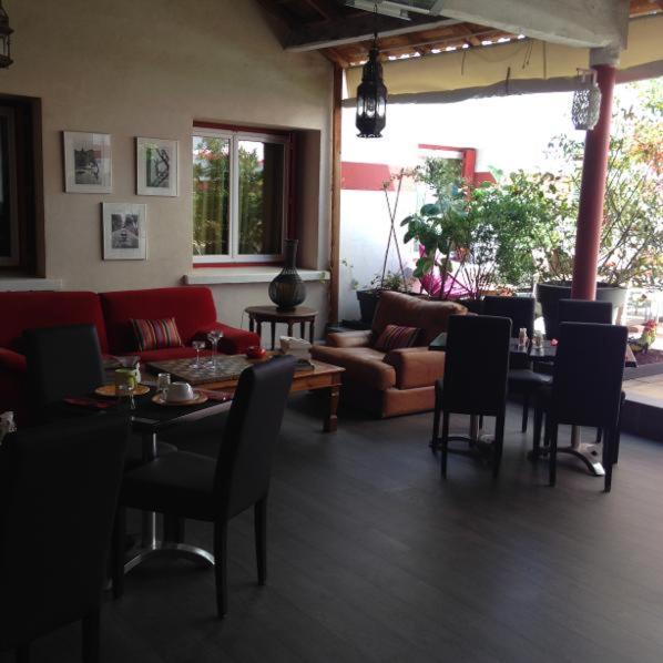 Hotel Cote Patio Nîmes Eksteriør bilde