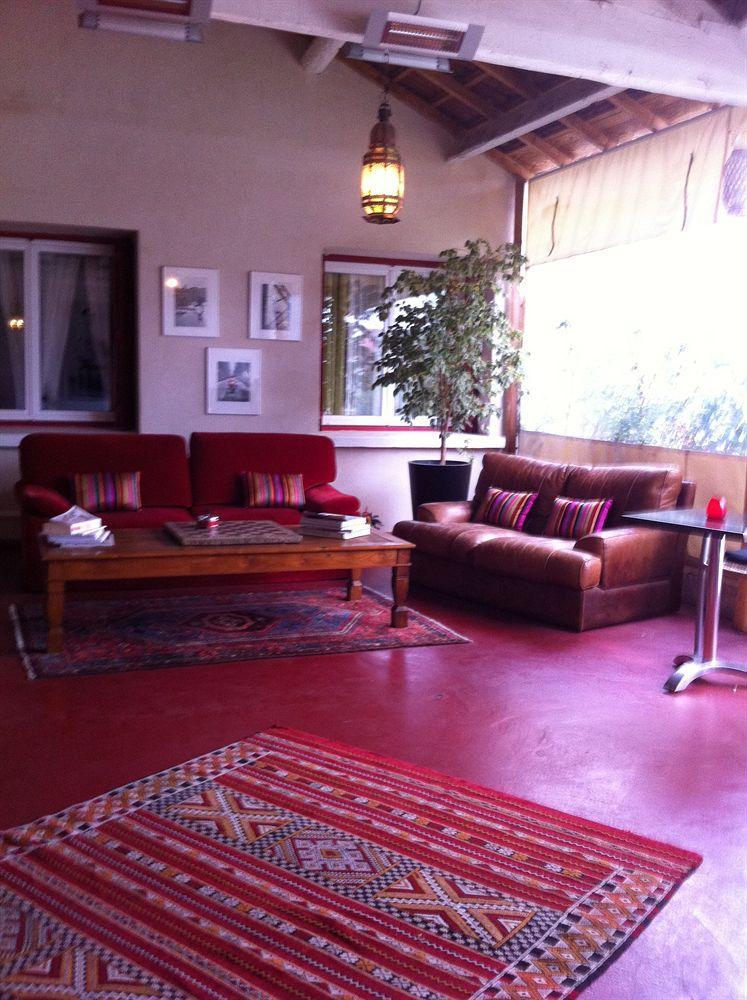 Hotel Cote Patio Nîmes Eksteriør bilde