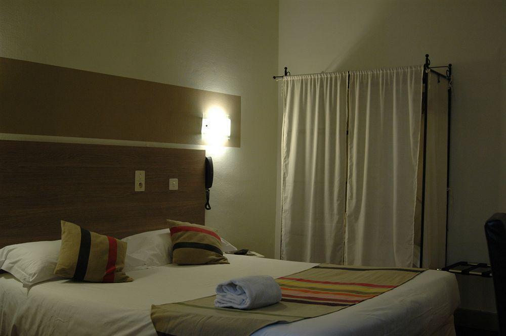 Hotel Cote Patio Nîmes Eksteriør bilde