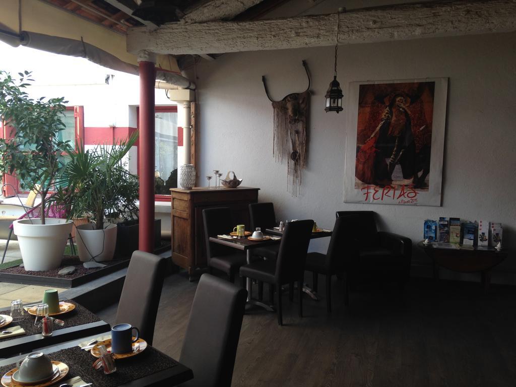 Hotel Cote Patio Nîmes Eksteriør bilde