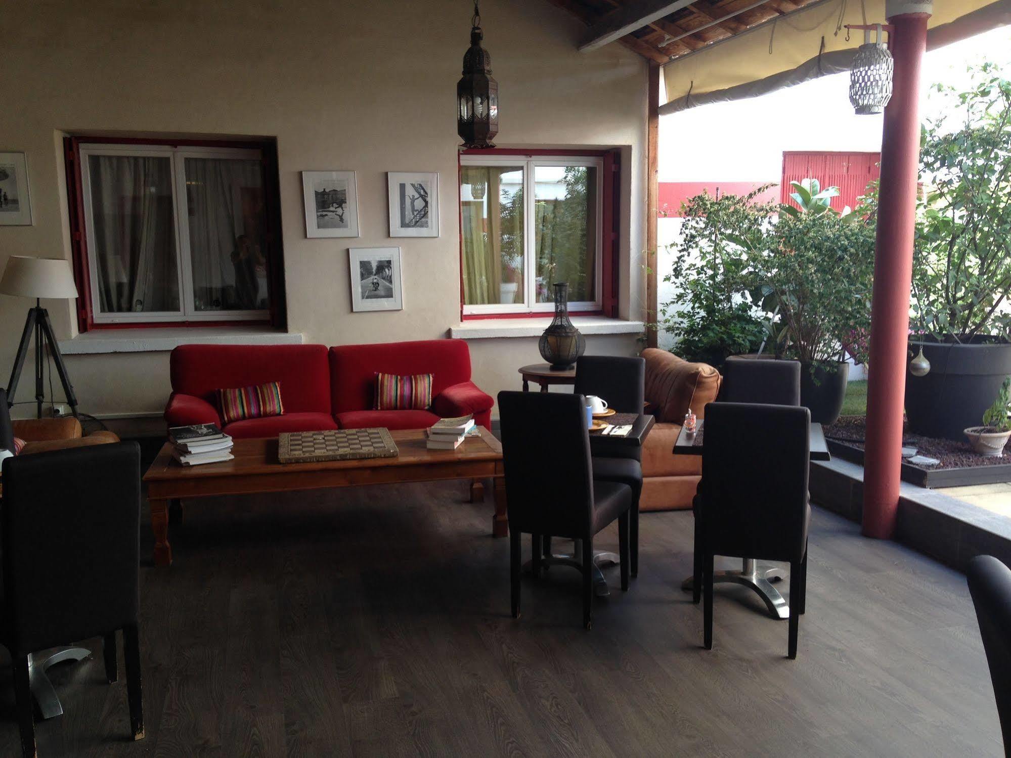Hotel Cote Patio Nîmes Eksteriør bilde