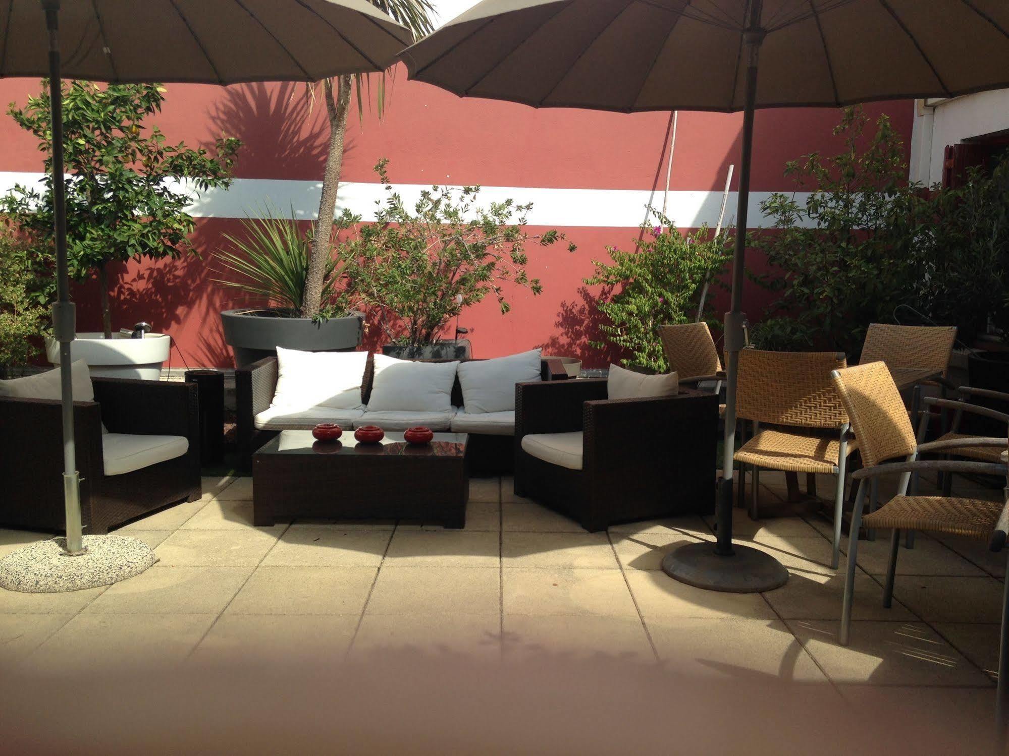 Hotel Cote Patio Nîmes Eksteriør bilde